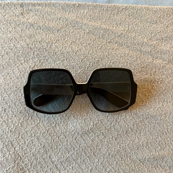 Dior Black and White Sunglasses - Picture 2 of 6
